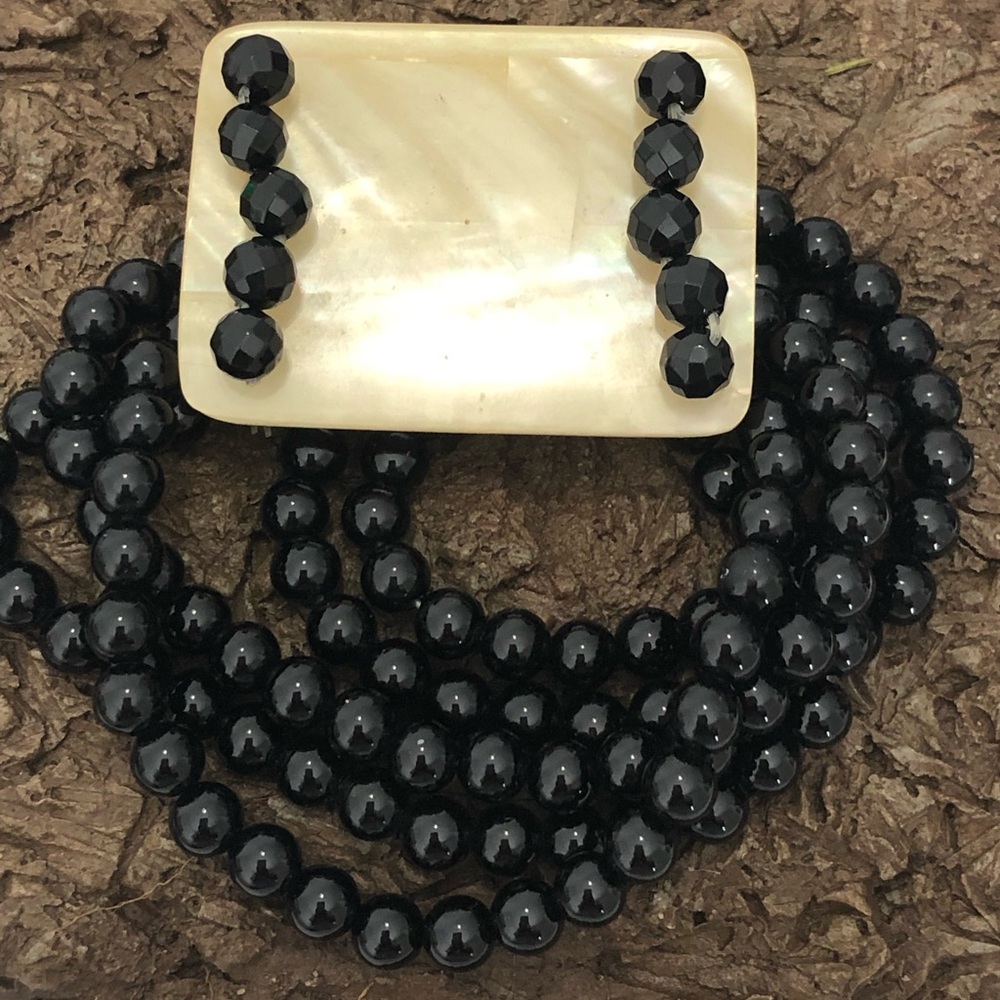 Vintage Signed SX CHINA Mop Black Onyx Glass Stretch Bracelet